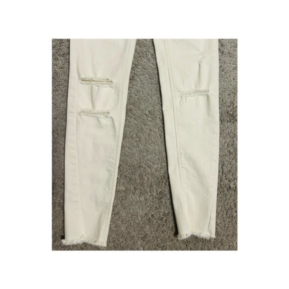 Super High-Waisted Distress Jeans - Picture 6 of 10